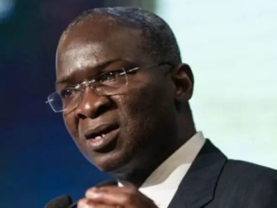 Naira Scarcity: Nigerians In Pain, I Don’t Have Cash – Fashola.