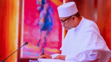 Buhari signs executive order establishing Presidential Transition Council.